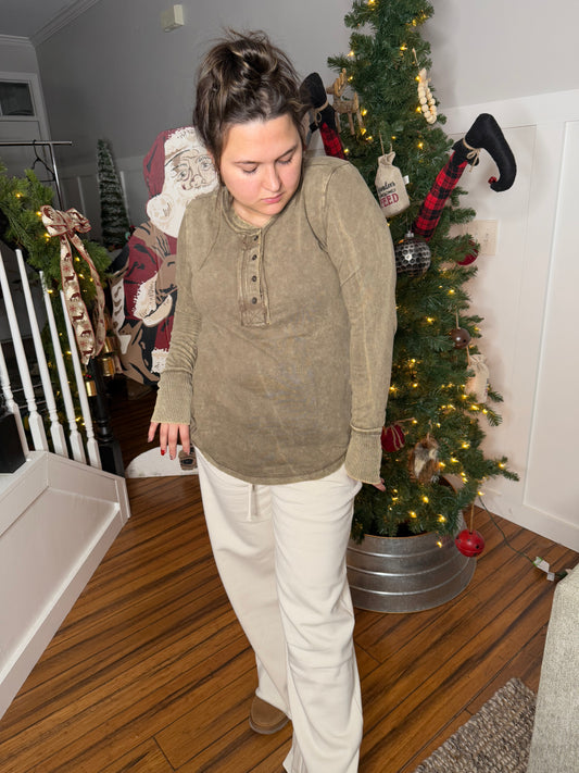Long Sleeve (includes thumb holes)
